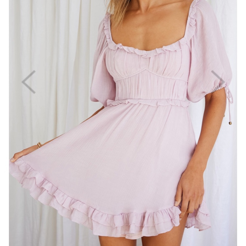 This is a beautiful dress, fit is true to size and the color is really nice!